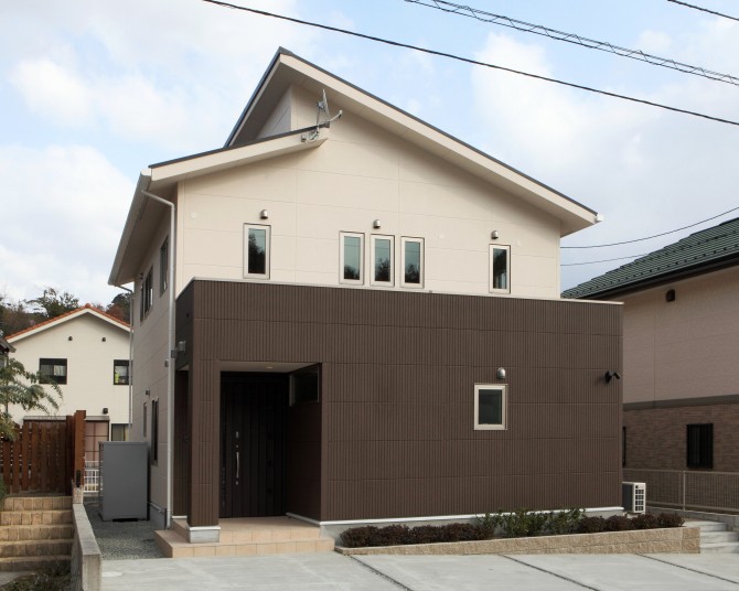 ユニバーサルホーム公式HP